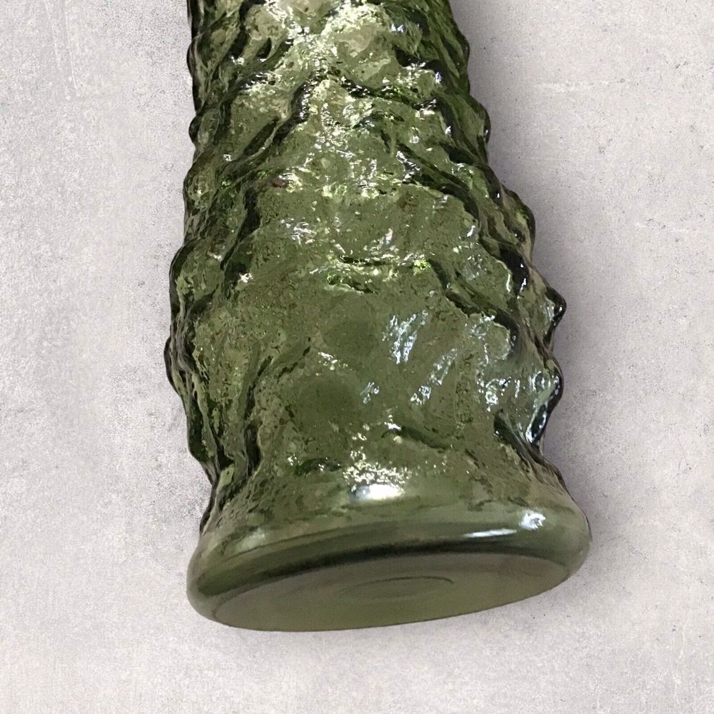 Vintage E.0. Brody CO. AVOCADO GREEN CRINKLE GLASS 8.5" VASE - Picture 3 of 5